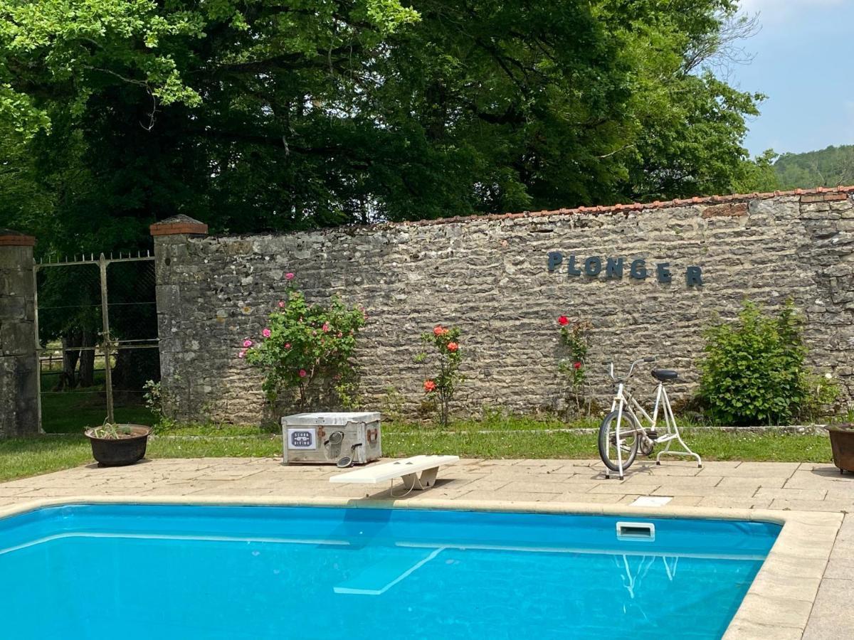 Le Colombier De Malpas Bed & Breakfast Quingey ภายนอก รูปภาพ