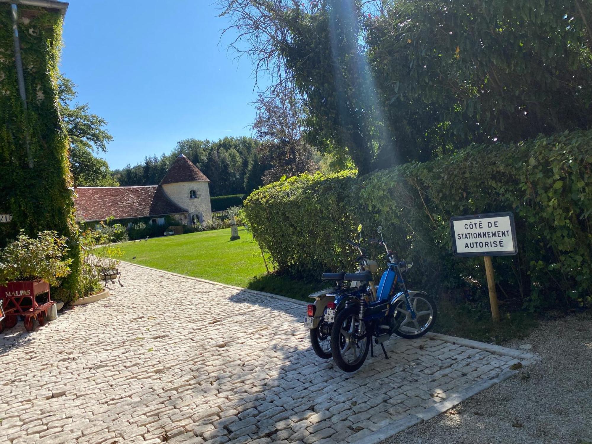 Le Colombier De Malpas Bed & Breakfast Quingey ภายนอก รูปภาพ