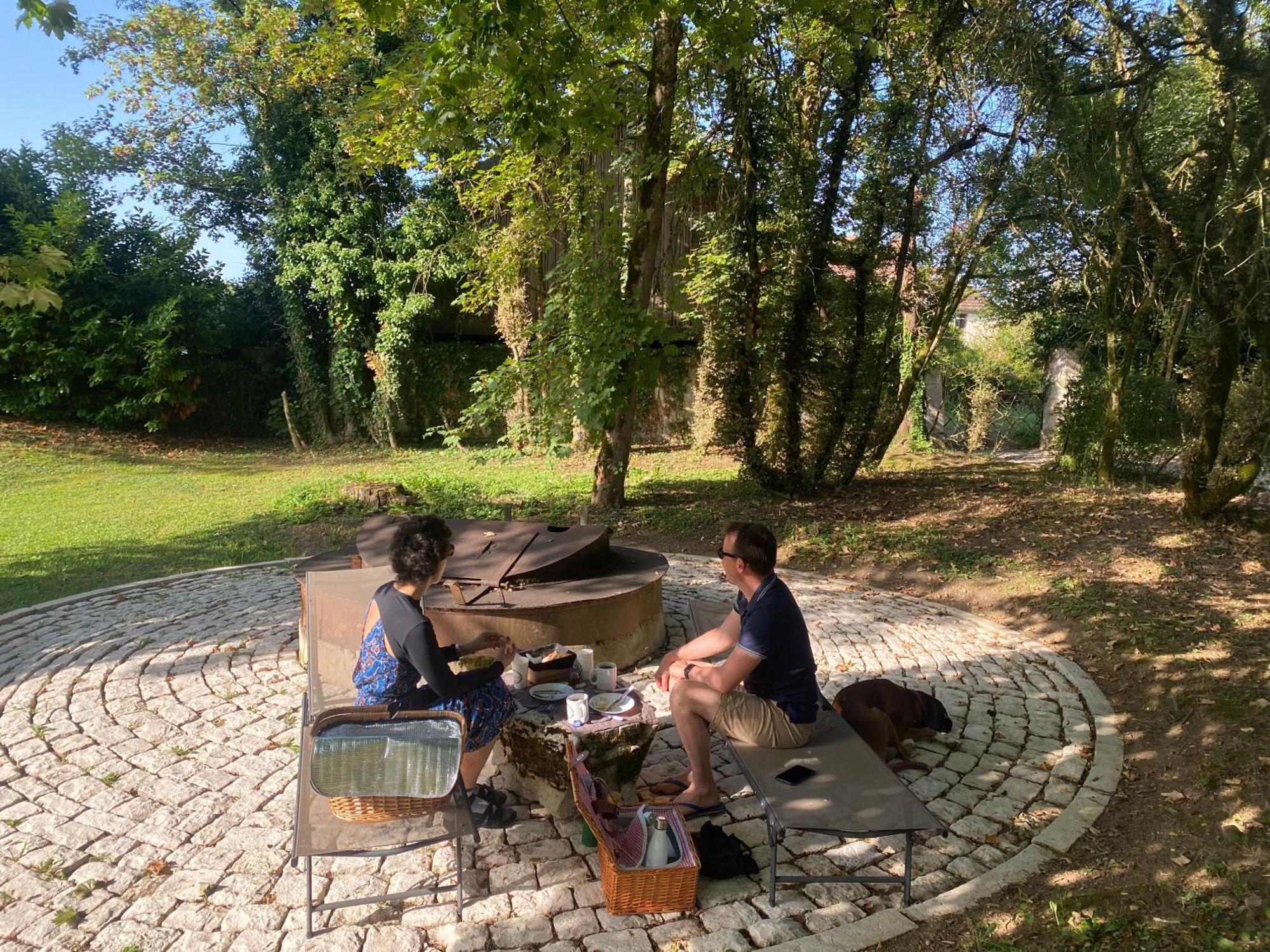 Le Colombier De Malpas Bed & Breakfast Quingey ภายนอก รูปภาพ