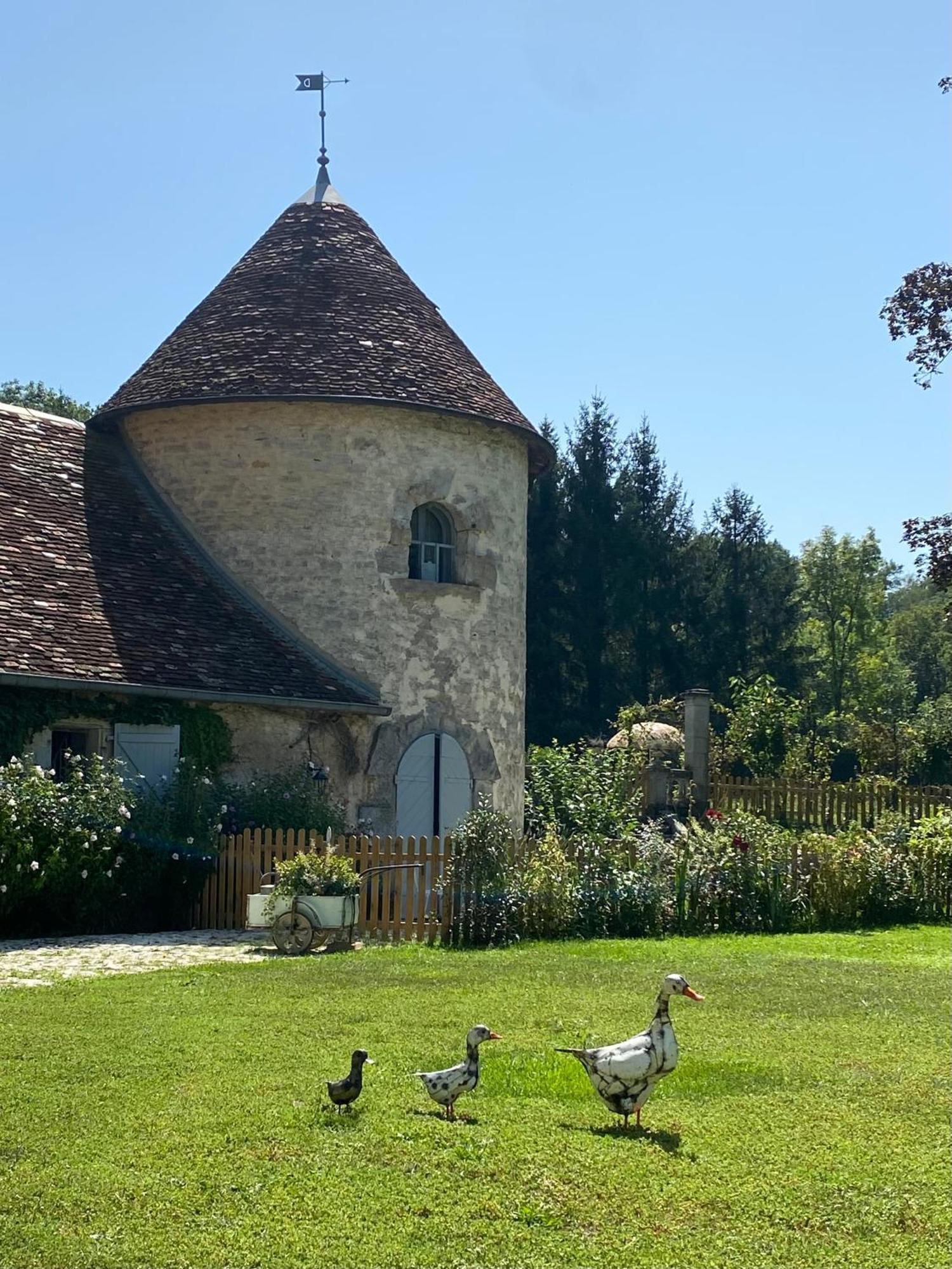 Le Colombier De Malpas Bed & Breakfast Quingey ภายนอก รูปภาพ