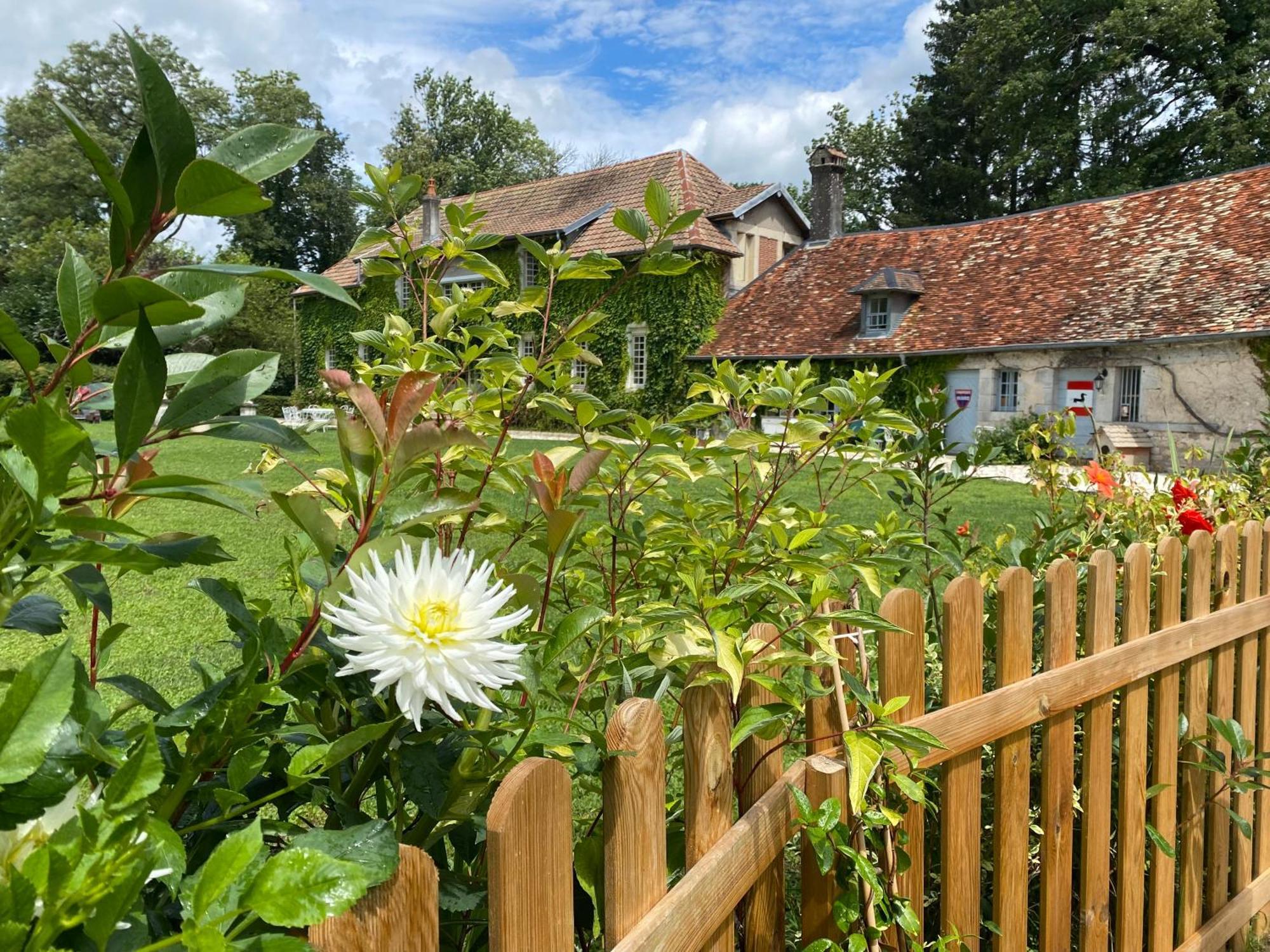 Le Colombier De Malpas Bed & Breakfast Quingey ภายนอก รูปภาพ