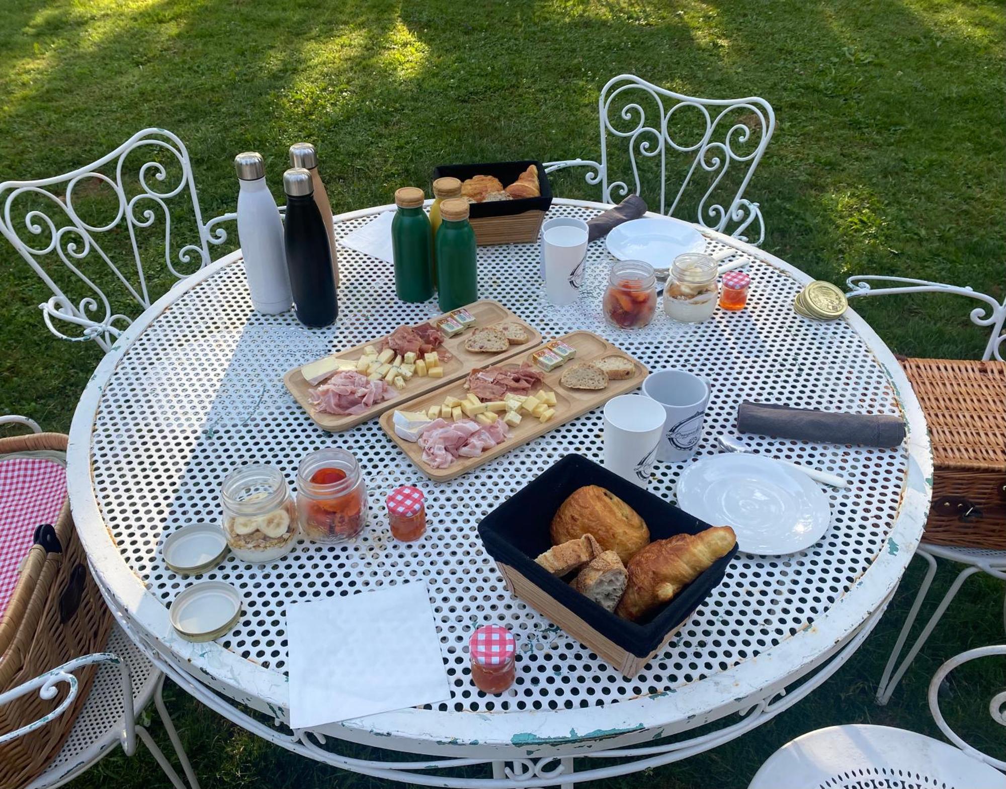 Le Colombier De Malpas Bed & Breakfast Quingey ภายนอก รูปภาพ