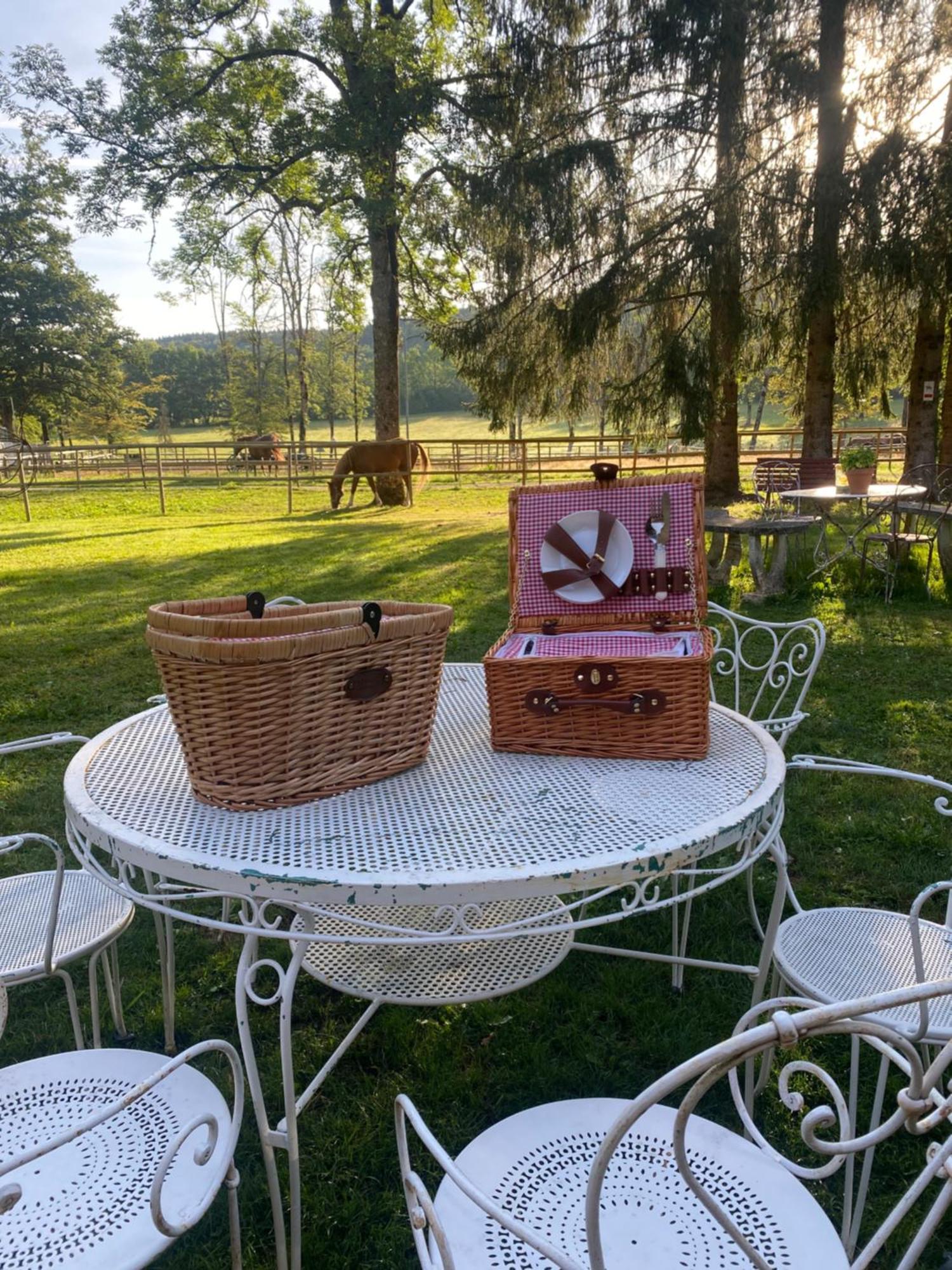 Le Colombier De Malpas Bed & Breakfast Quingey ภายนอก รูปภาพ